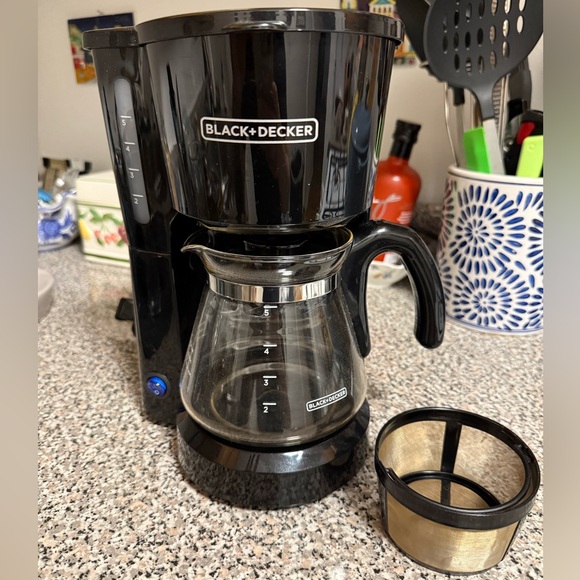 Black & Decker Other - Black & Decker 5-Cup Coffee Maker with 2 Reusable Filter Baskets
